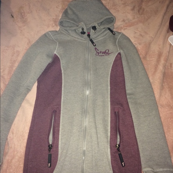 Sweaters - Picture 2 of 3